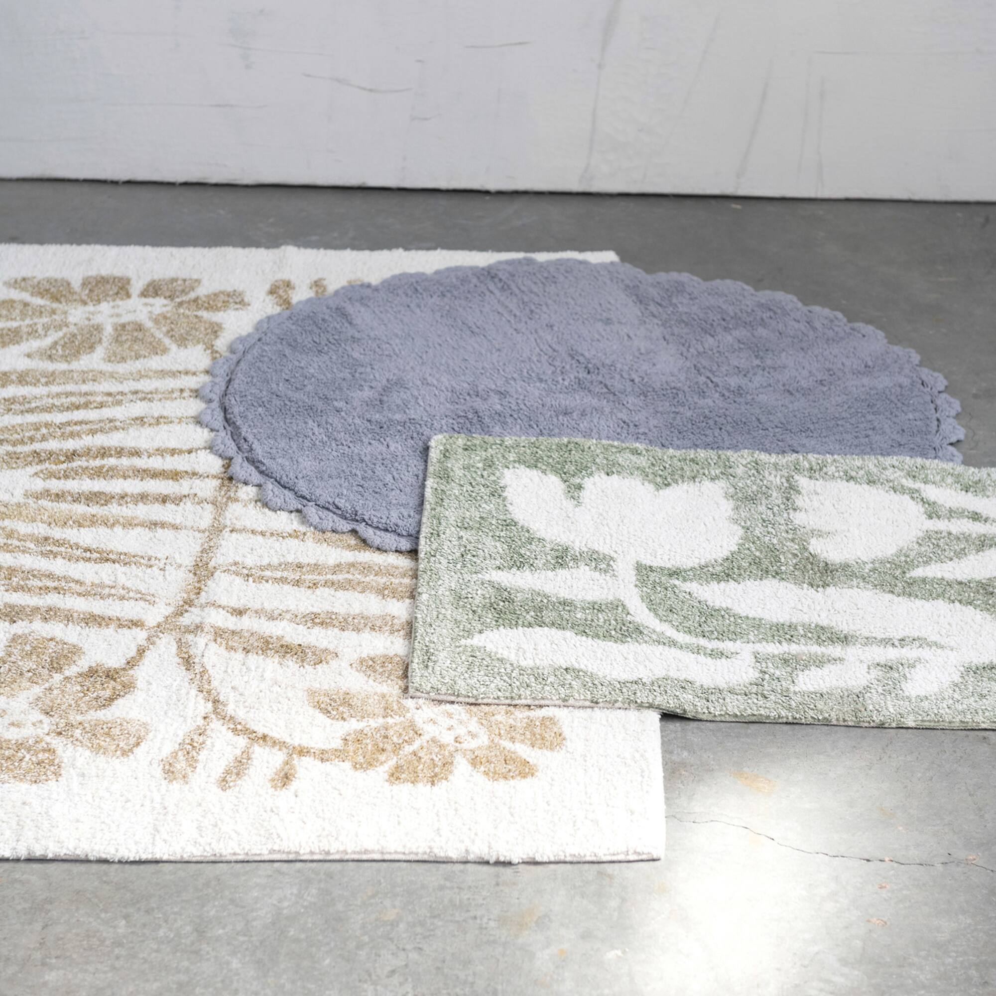 Hello Honey® Cotton Tufted Rug with Crocheted and Scalloped Trim, Grey